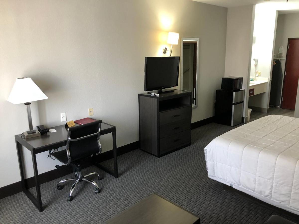 Lea County Inn Хоббс Экстерьер фото